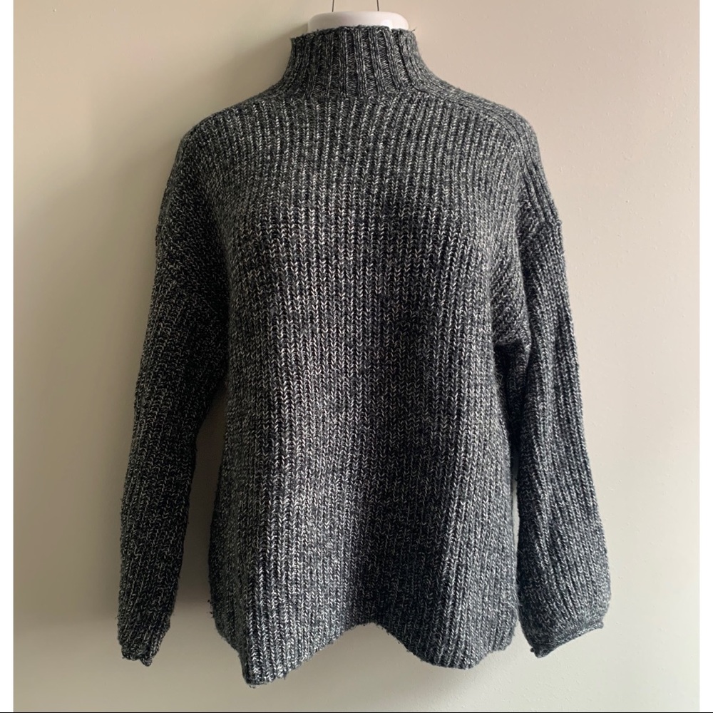 Prologue Turtleneck Sweater Medium